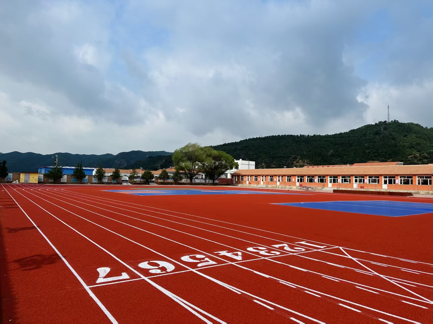 萍乡市自结纹塑胶跑道全塑型塑胶跑道 - 哪里好